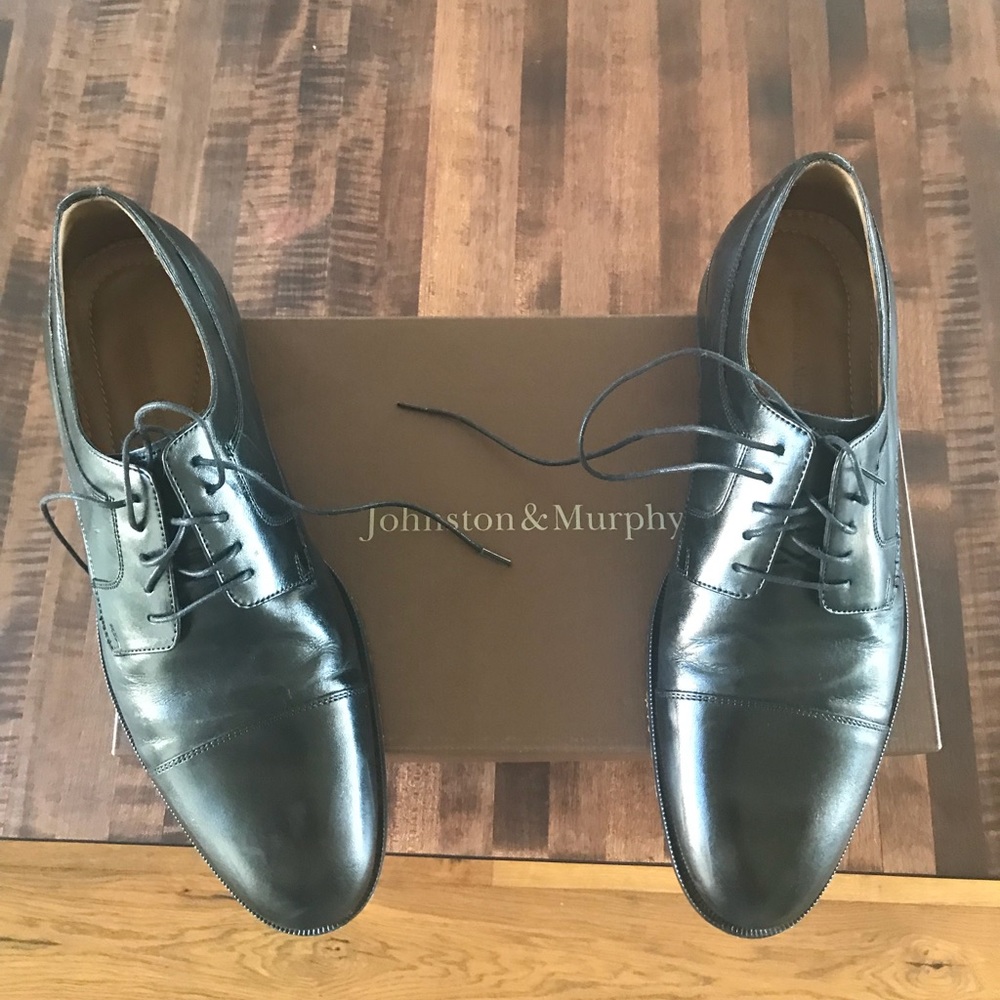 Johnston and Murphy Black Cap Toe Shoes, 11.5